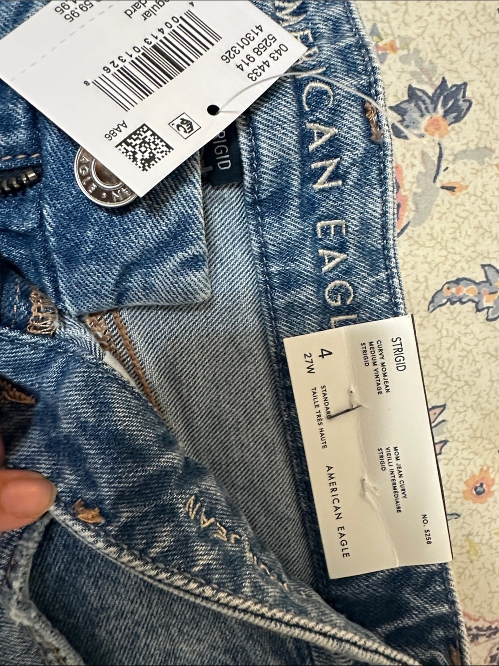 American Eagle Curvy Mom Jean in Medium Vintage Strigid - Picture 2 of 2